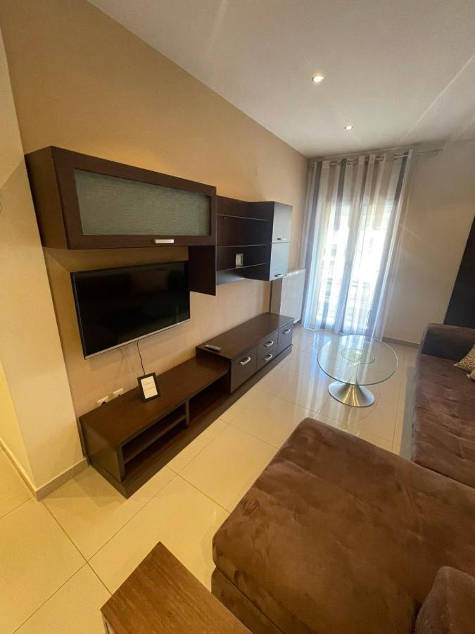 Central Sunny Apartment Tesalonika Bagian luar foto