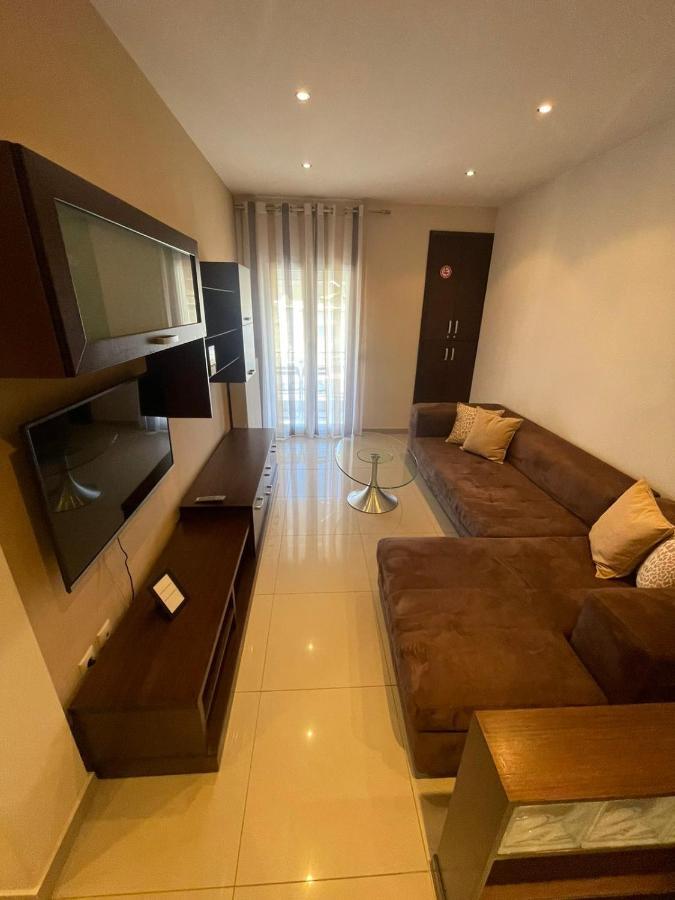 Central Sunny Apartment Tesalonika Bagian luar foto