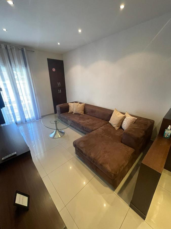 Central Sunny Apartment Tesalonika Bagian luar foto