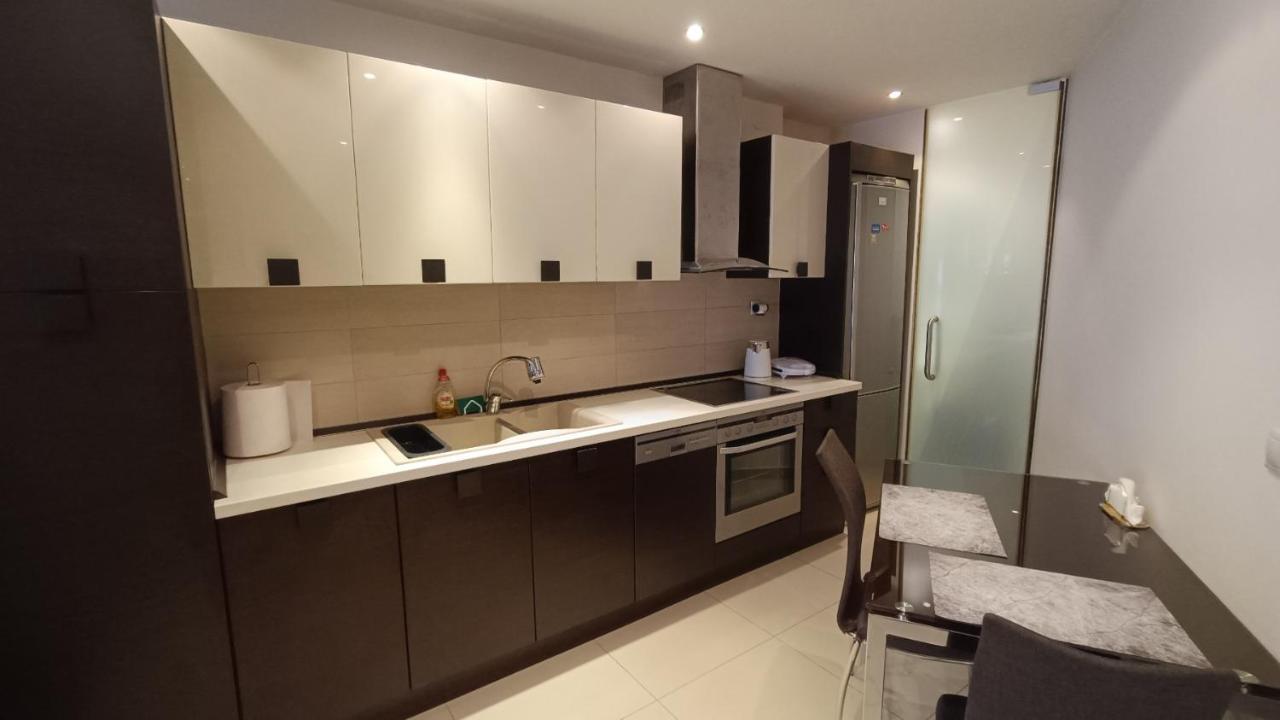 Central Sunny Apartment Tesalonika Bagian luar foto