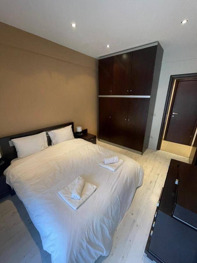 Central Sunny Apartment Tesalonika Bagian luar foto