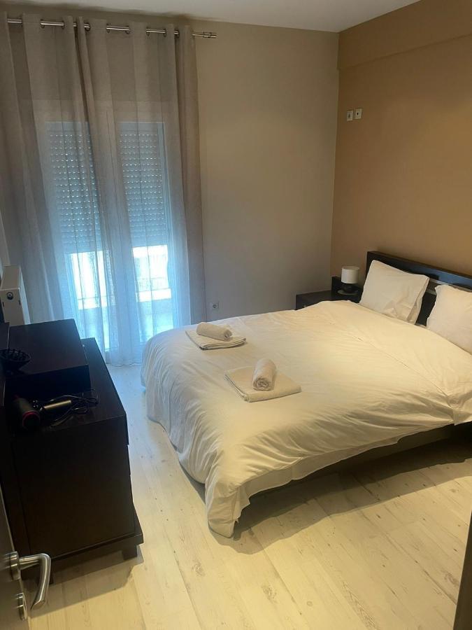 Central Sunny Apartment Tesalonika Bagian luar foto